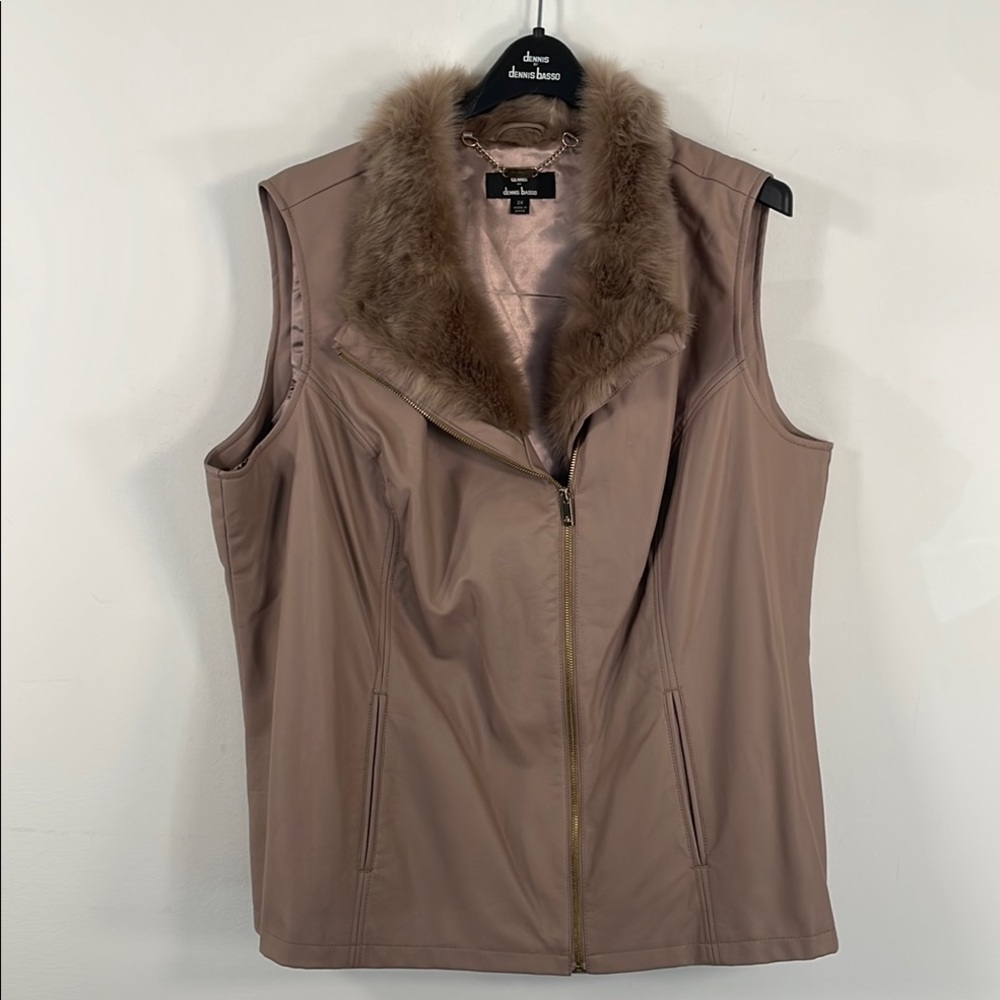 NWOT Dennis by Dennis Basso Plus Size Taupe Faux Leather/Fur Vest Sz 2X - Picture 2 of 11